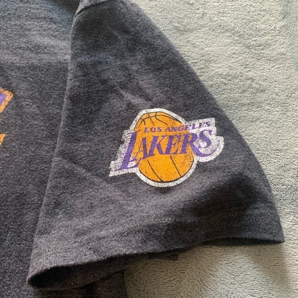 Adidas LA Lakers Tee Size Large - Picture 3 of 5